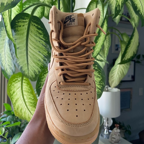 Air Force 1 high LV8 - Picture 3 of 4